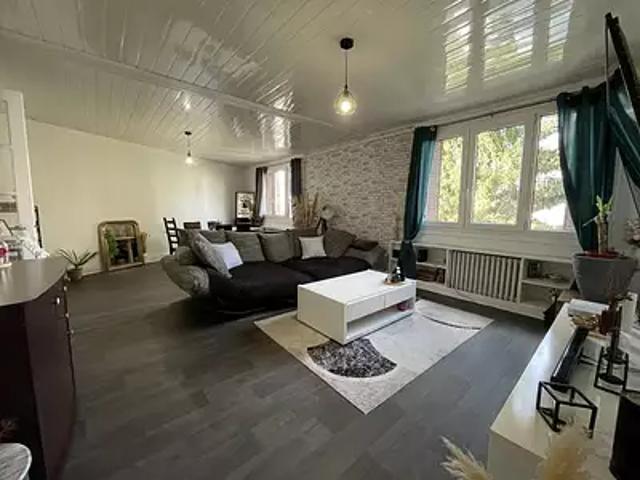 Aurillac 15000 Achat / Vente appartement 4 pièces t4 au dernier étage cave