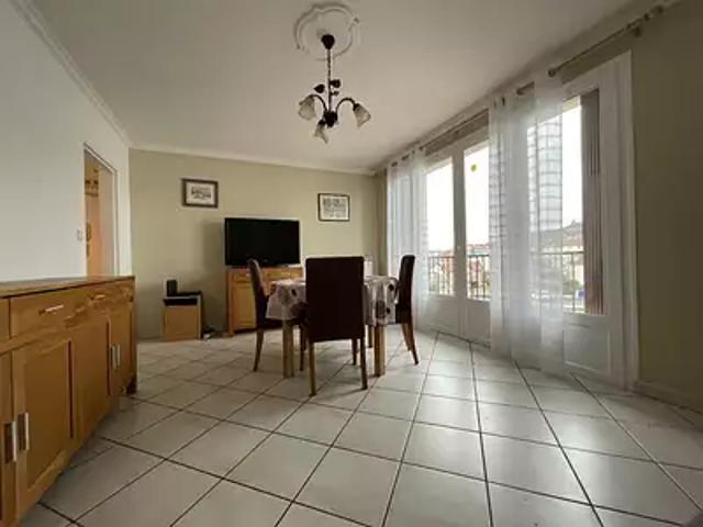 Aurillac 15000 Achat / Vente appartement 2 pièces t2 au dernier étage cave