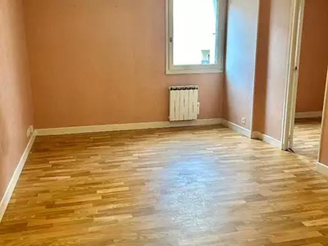 Aurillac 15000 Location appartement 1 pièce t1 parking