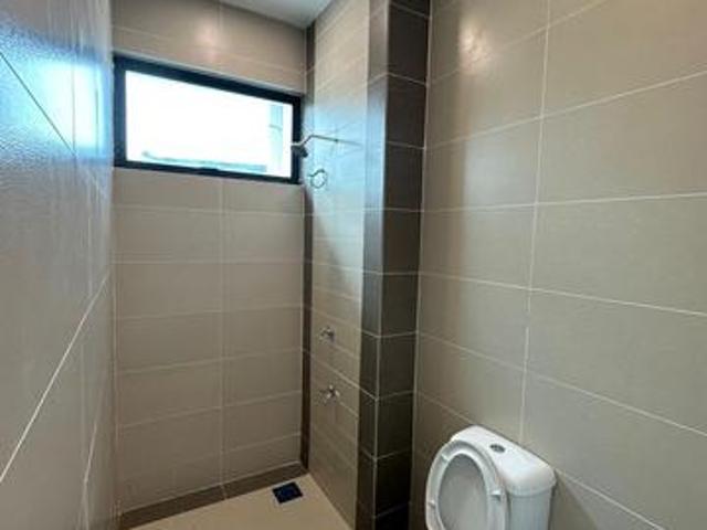 Aurora Height 3 Storey Townhouse FOR RENT