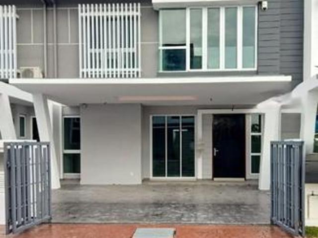 Aurora Residence 2storey Terraced 5B5B Partially Furnished