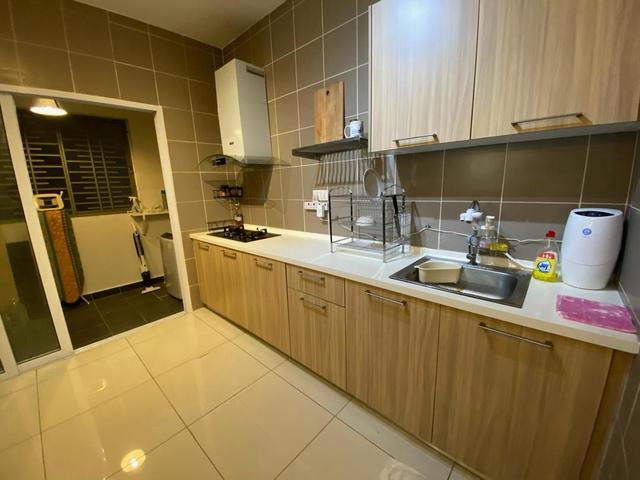 Aurora Residence 3R2B 2CP Fully Furnished Puchong