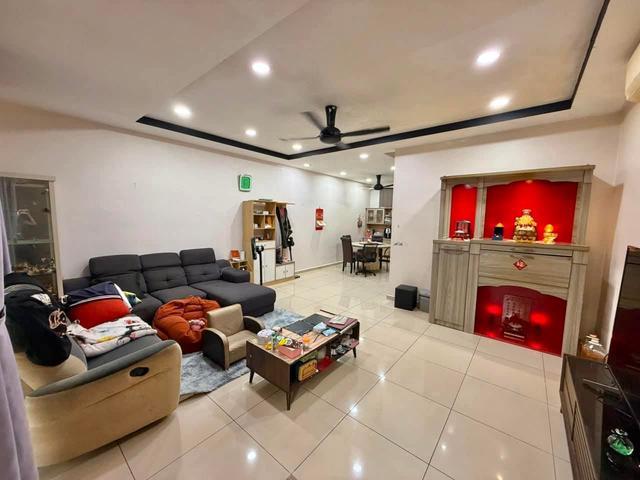 Austin Crest La Garden fully renovated double storey terrace house