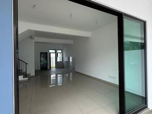 Austin Duta Double Storey Terrace House 4bed Johor Bahru
