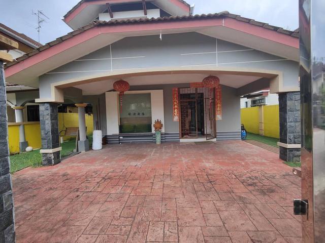 austin perdana Bungalow house fully furnished for rent