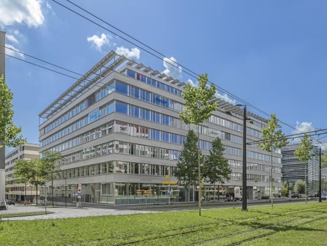 Ausgebaute Gewerbefläche im trendigen Glattpark