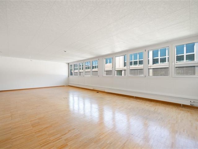 Ausgebautes Büro / Praxis ca. 46 m² zur Zwischenvermietung