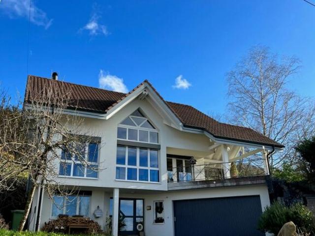 Ausgefallenes 6,5 Zimmer Einfamilienhaus in Traumlage