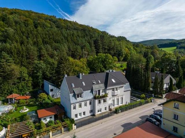 Ausgezeichnetes, modernisiertes Zinshaus in Pressbaum