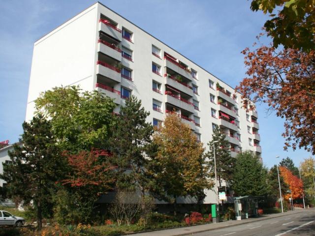 Aussen Parkplatz St. Jakob Basel
