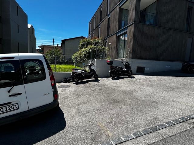 Aussenparkplatz in Minusio