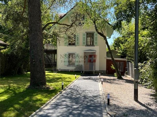 Außergewöhnlich möbliertes Haus zur Miete in Carouge – 297 m² mit Garten und Nebengebäude