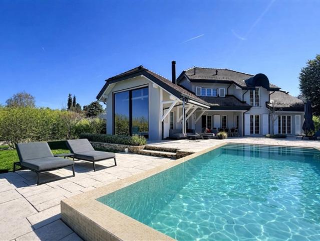 Außergewöhnliche Villa mit Infinity Pool