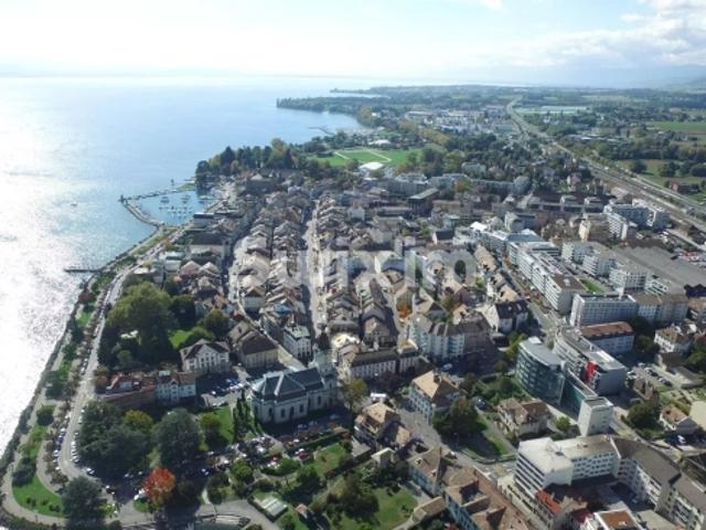 Außergewöhnliche Villa mit Panoramablick auf den See