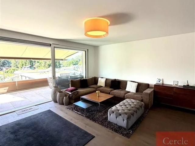 AUSSERGEWÖHNLICHE WOHNUNG ZUR VERMIETUNG 4 STÜCKE PARC DES CRÊTS, TROINEX
