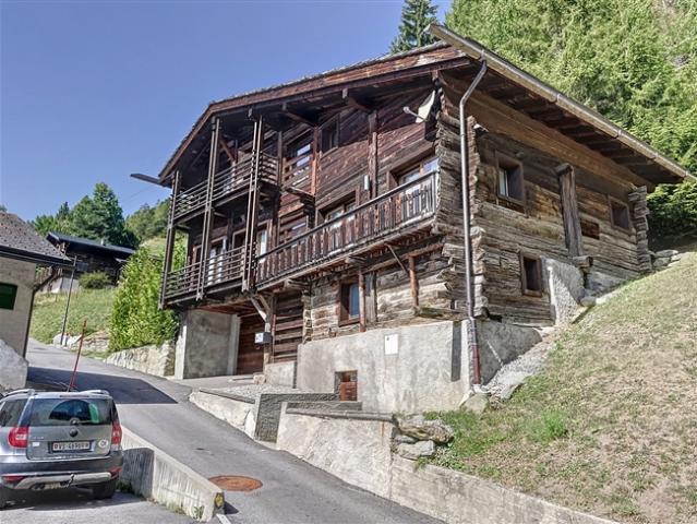 Außergewöhnliche Alpenresidenz – Authentizität und familiärer Komfort