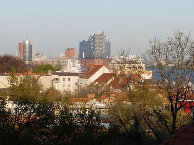 Außergewöhnliche Eigentumswohnung mit Fahrstuhl/Weitblick/Tiefgarage!