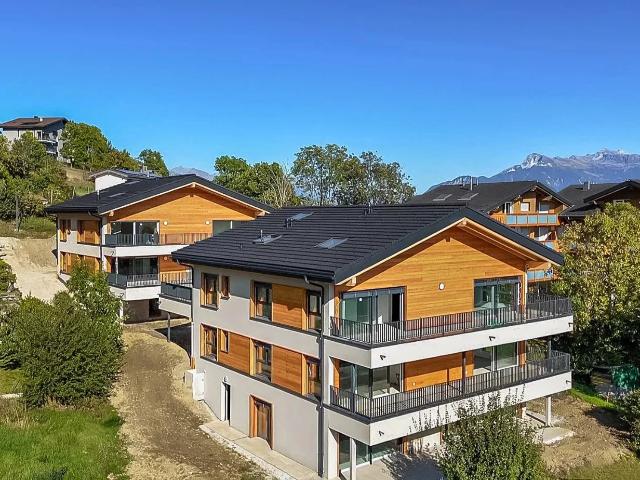 Außergewöhnliche Gartenebene in einem neuen Wohnhaus
