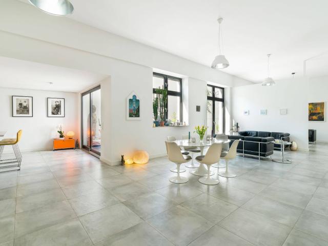 Außergewöhnliche Loft Wohnung Südstadt! Altbau! 218 m²! 6 Zimmer! Terrasse! Stellplatz!