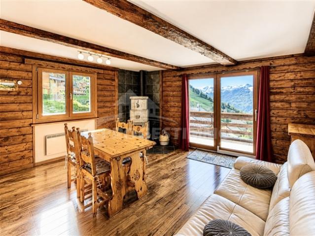 AUSSERGEWÖHNLICHES 4,5 ZIMMER APARTMENT MIT PANORAMABLICK AUF DIE TALSOHLE