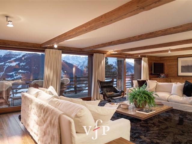 AUSSERGEWÖHNLICHES CHALET VON MEHR ALS 1000 m²