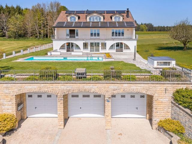 Außergewöhnliches Anwesen mit Pool im Herzen der Landschaft