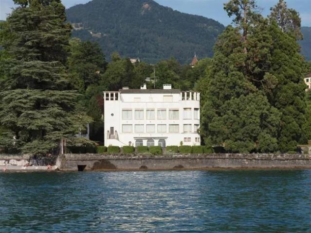 Außergewöhnliches Grundstück vor dem See nahe Montreux