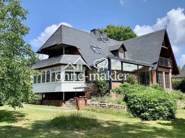 Außergewöhnliches Einfamilienhaus auf großzügigem Grundstück