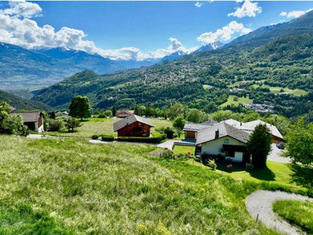 Außergewöhnliches Land in Icogne – Panoramablick und idealer Sonnenschein