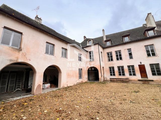 AUTUN ANCIEN HOTEL PARTICULIER !