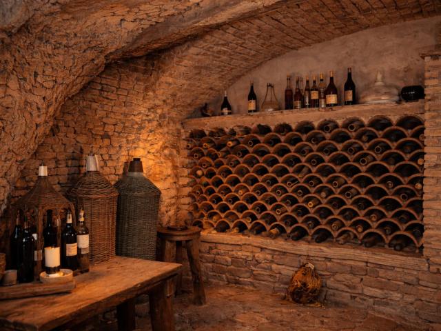 Autentica casa di villaggio con cantina vicino al fiume – Ap. 100m² Cantiano