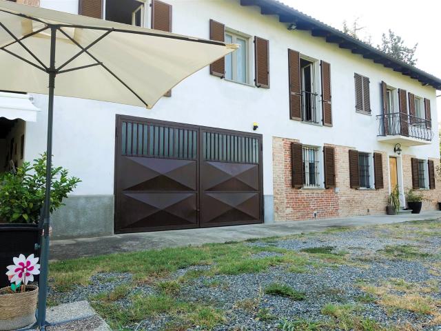 Autentica casa di campagna piemontese a Montaldo Scarampi 170m² Montaldo Scarampi