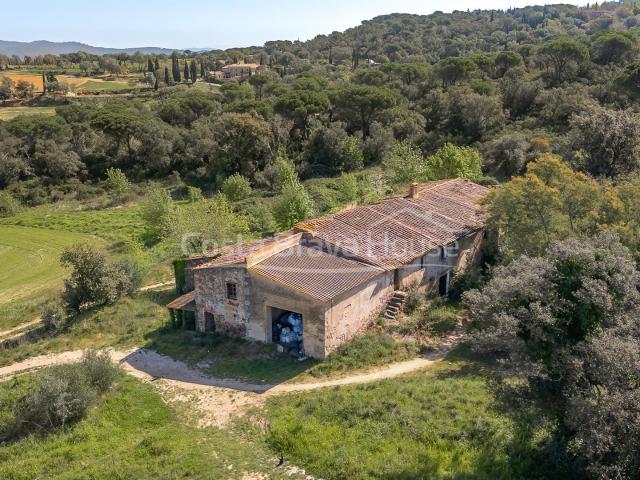 Autentica masía catalana a rehabilitar en venta en Calonge. 1150m² Calonge