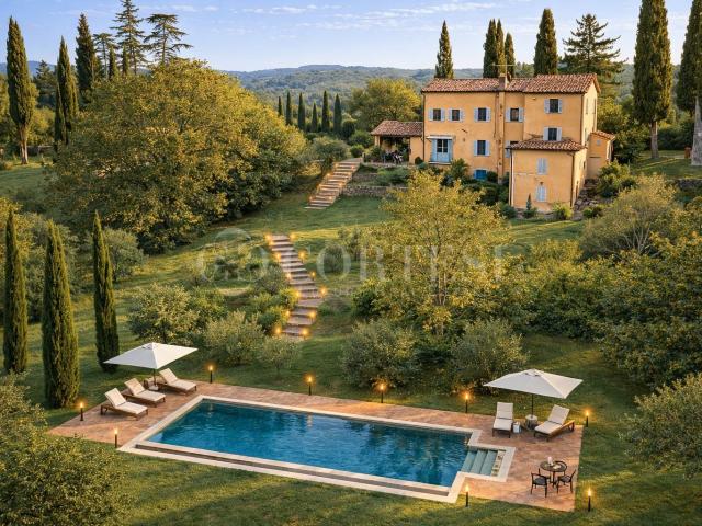 Autentica villa Toscana finemente ristrutturata con piscina. 340m² Monterchi
