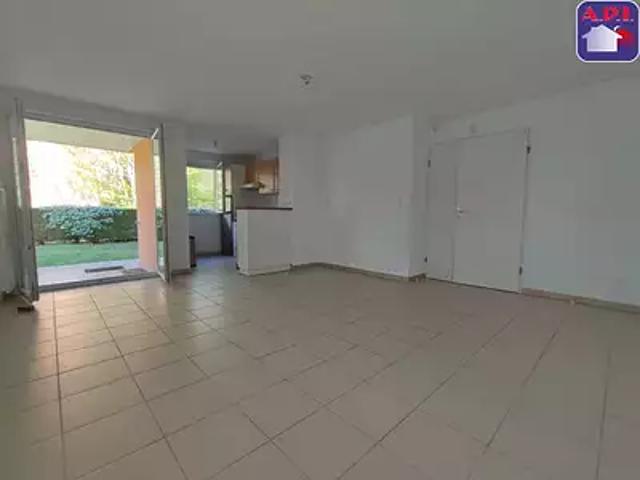 Auterive 31190 Location appartement 3 pièces t3 au dernier étage terrasse