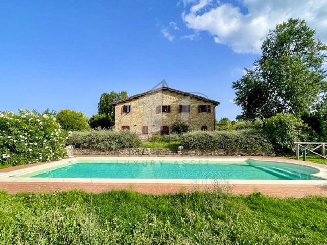 Authentic Countryside Villa in Amandola, Le Marche 479m² Amandola