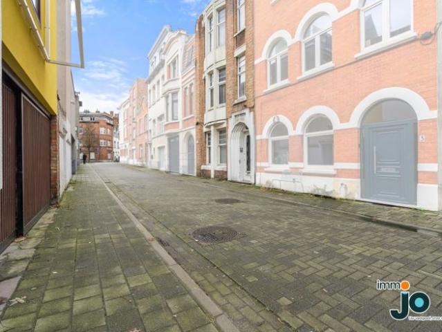 Authentiek herenhuis Villa André te koop op toplocatie.