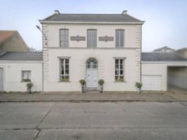 Authentieke herenwoning met 5 slaapkamers, tuin en garage