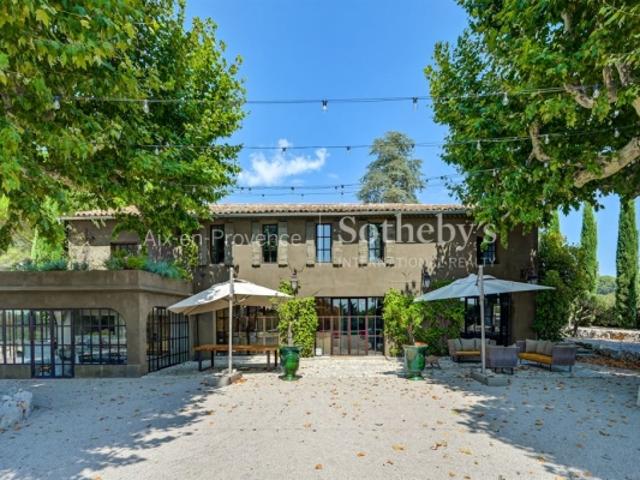 Authentique Bastide du XIXe entièrement rénovée à Aix en Provence Vue Sainte Victoire