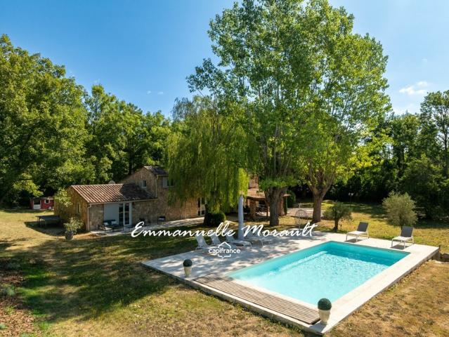Authentique bergerie rénovée à vendre, 7 pièces, BAGNOLS EN FORET 83