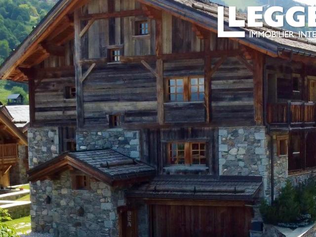Authentique chalet alpin composé de 3 appartements indépendants dans un emplacement privilégié à Méribel