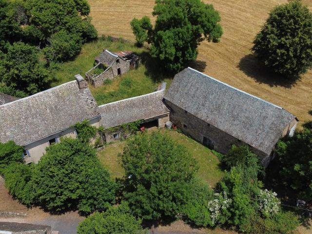 Authentique corps de ferme à rénover 200m² Montézic