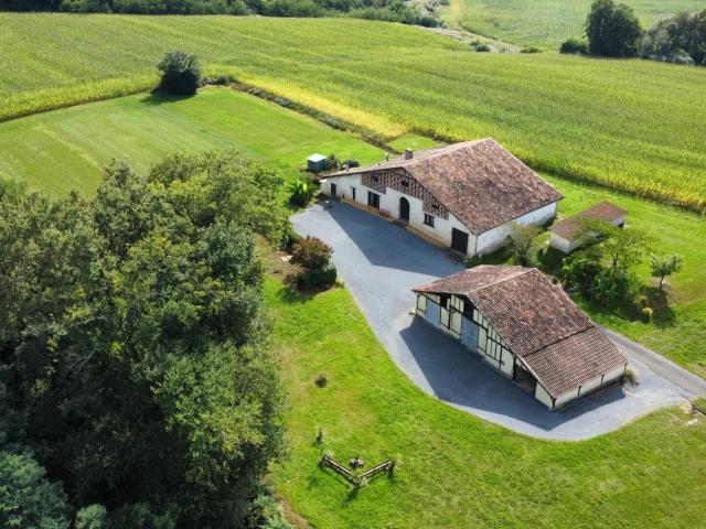 Authentique corps de ferme chalossais du XVIe siècle