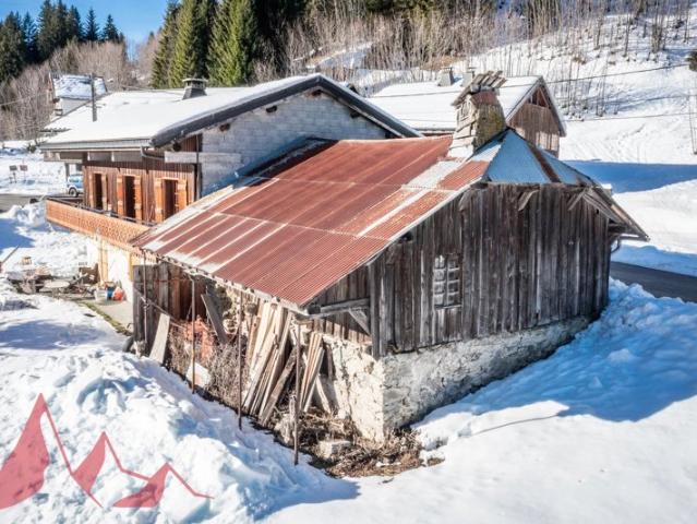 Authentique ferme à rénover au Col de l'Encrenaz