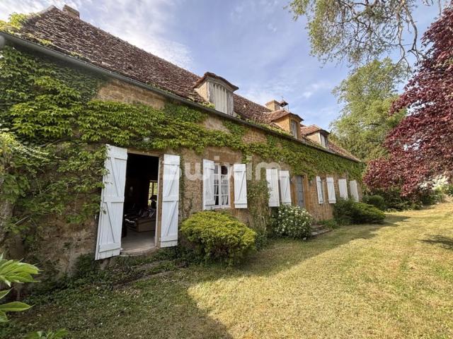 Authentique maison de caractère sur 2 650 m² de terrain clos