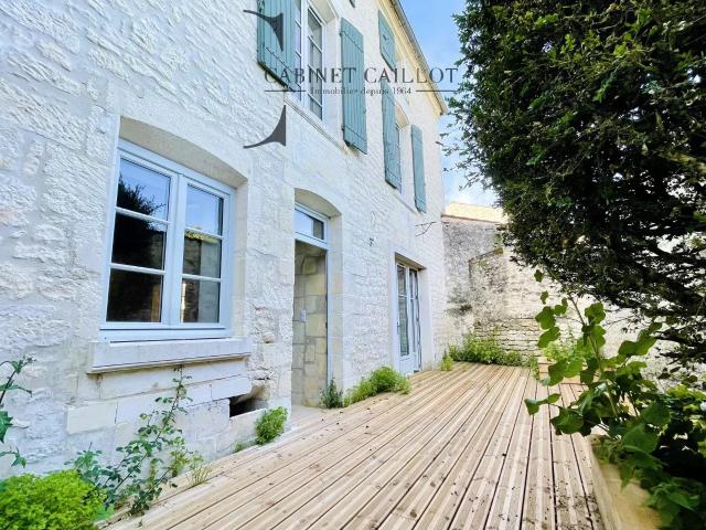 Authentique Maison De Bourg Port D'envaux réf.51414 m² Port d'Envaux
