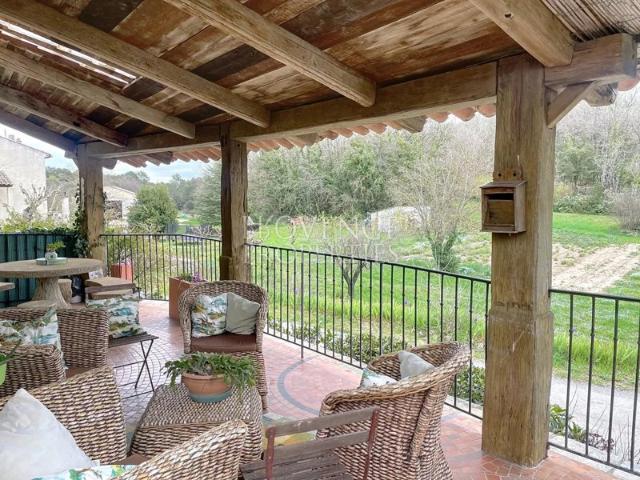 Authentique Maison de Hameau avec Terrasses et Cheminée – Secteur Cotignac