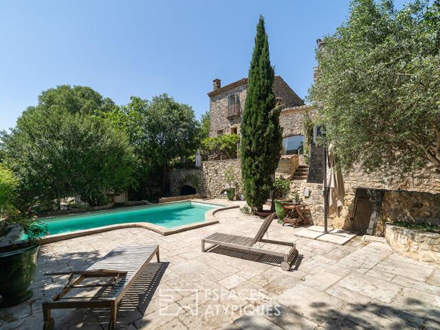 Authentique maison de village en pierre avec piscine