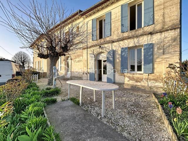 Authentique maison en pierre aux multiples possibilités