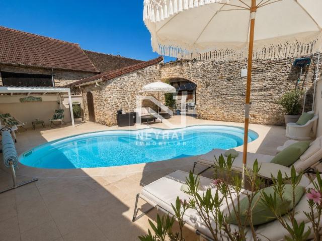 AUTHENTIQUE MAISON EN PIERRES AVEC PISCINE